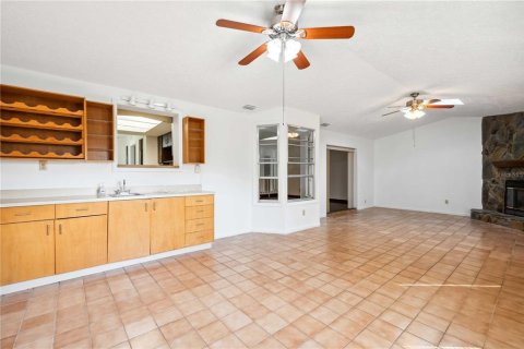 House in Land O' Lakes, Florida 4 bedrooms, 196.4 sq.m. № 1653230 - photo 23