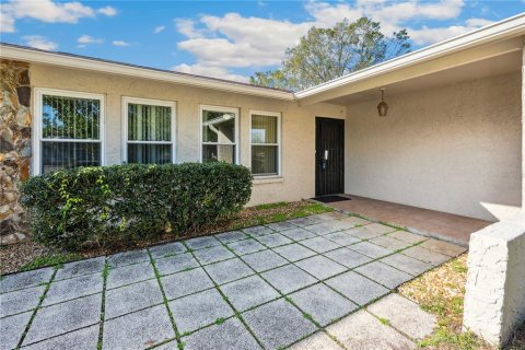 House in Land O' Lakes, Florida 4 bedrooms, 196.4 sq.m. № 1653230 - photo 11