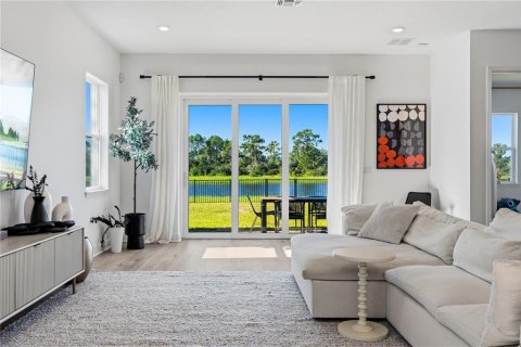 Villa ou maison à vendre à Orlando, Floride: 4 chambres, 320.7 m2 № 2356607 - photo 13