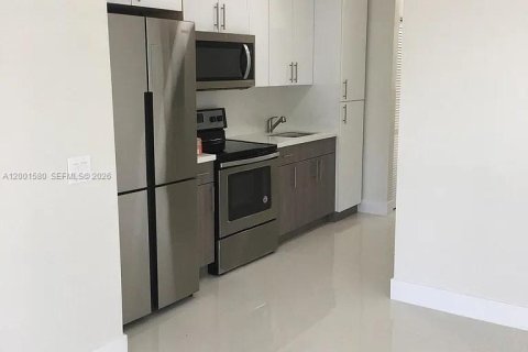 Apartment in Miami, Florida 2 bedrooms, 69.68 sq.m. № 2067823 - photo 11