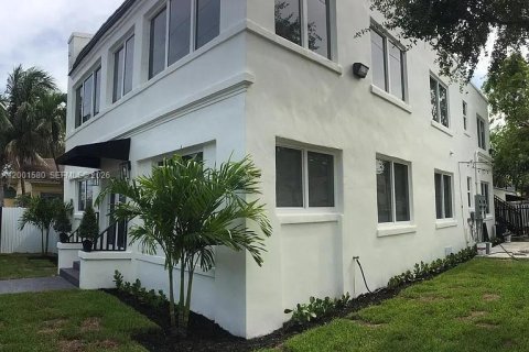 Apartment in Miami, Florida 2 bedrooms, 69.68 sq.m. № 2067823 - photo 3