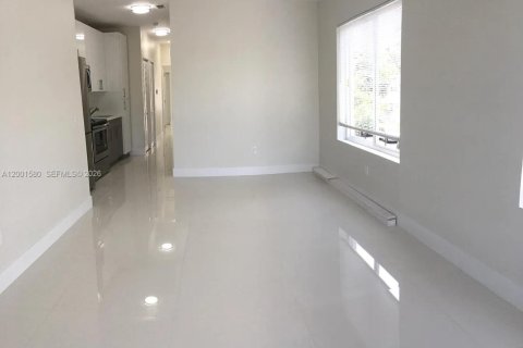 Apartment in Miami, Florida 2 bedrooms, 69.68 sq.m. № 2067823 - photo 5