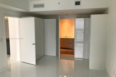 Снять в аренду кондоминиум в Майами, Флорида 2 спальни, 122.07м2, № 1963873 - фото 23