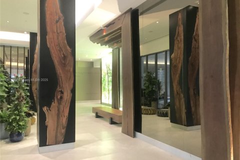 Снять в аренду кондоминиум в Майами, Флорида 2 спальни, 122.07м2, № 1963873 - фото 2