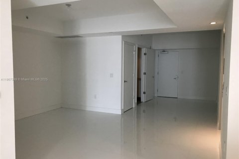 Снять в аренду кондоминиум в Майами, Флорида 2 спальни, 122.07м2, № 1963873 - фото 19
