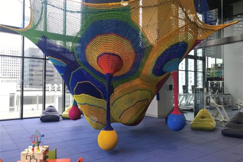 Снять в аренду кондоминиум в Майами, Флорида 2 спальни, 122.07м2, № 1963873 - фото 27