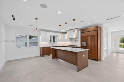House in Lake Worth, Florida 5 bedrooms, 283.07 sq.m. № 2074492 - photo 7