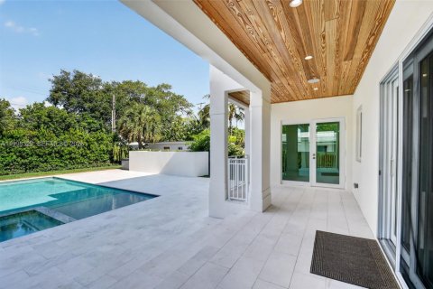 House in Lake Worth, Florida 5 bedrooms, 283.07 sq.m. № 2074492 - photo 17