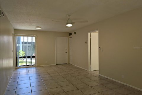 Condominio en alquiler en Winter Springs, Florida, 2 dormitorios, 90.3 m2 № 1789692 - foto 16