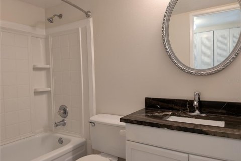 Condo in Winter Springs, Florida, 2 bedrooms  № 1789692 - photo 15