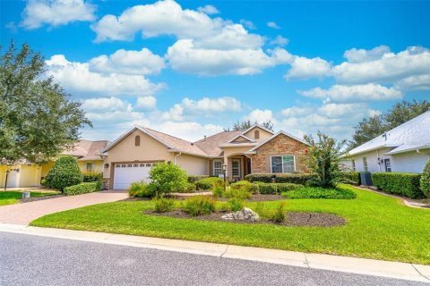 House in Ocala, Florida 3 bedrooms, 215.72 sq.m. № 2324617