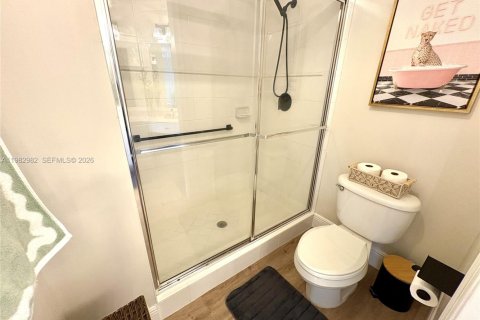 Condo in Tamarac, Florida, 2 bedrooms  № 2047216 - photo 20