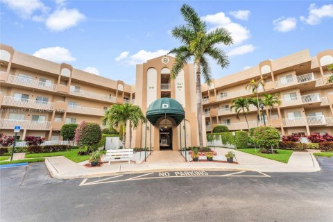 Condo in Tamarac, Florida, 2 bedrooms  № 2047216