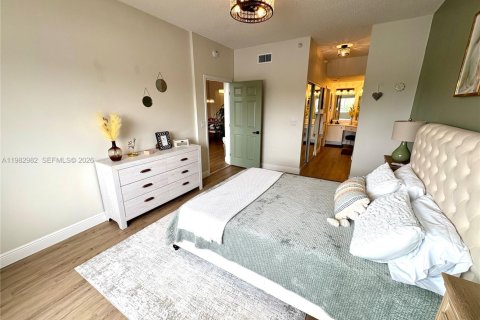 Condo in Tamarac, Florida, 2 bedrooms  № 2047216 - photo 17