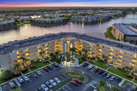 Condo in Tamarac, Florida, 2 bedrooms  № 2047216 - photo 27