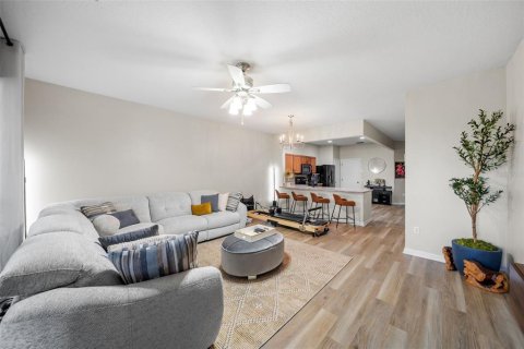 Townhouse in Riverview, Florida 3 bedrooms, 152.73 sq.m. № 1919921 - photo 24