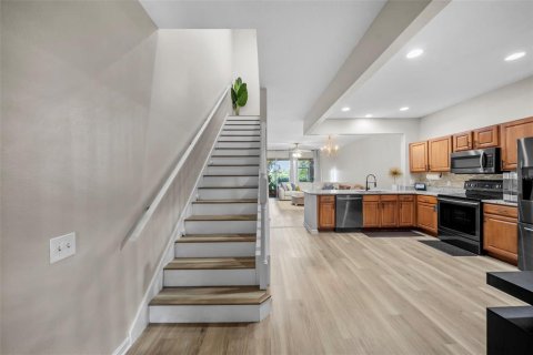 Townhouse in Riverview, Florida 3 bedrooms, 152.73 sq.m. № 1919921 - photo 13