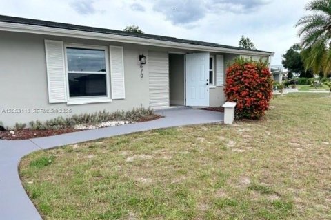 Villa ou maison à vendre à Port Charlotte, Floride: 3 chambres № 2265422 - photo 2