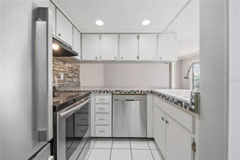 Copropriété à vendre à Sarasota, Floride: 3 chambres, 130.81 m2 № 2388366 - photo 11