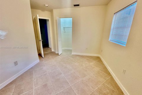 Casa en alquiler en Miami, Florida, 3 dormitorios № 2010389 - foto 6