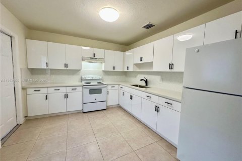 Casa en Miami, Florida 3 dormitorios № 2010389