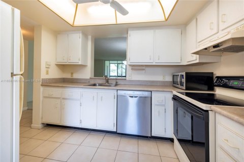 Condo in Margate, Florida, 2 bedrooms  № 1891222 - photo 21