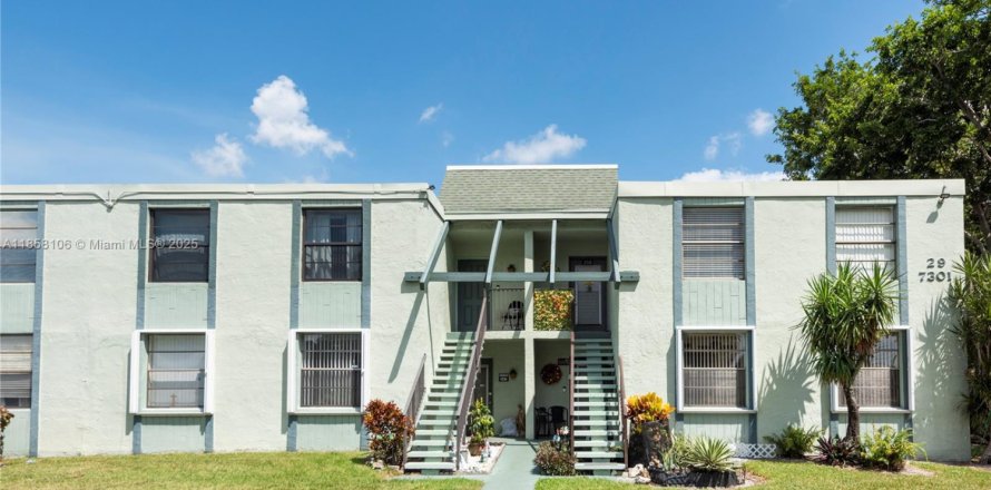 Condo in Margate, Florida, 2 bedrooms № 1891222