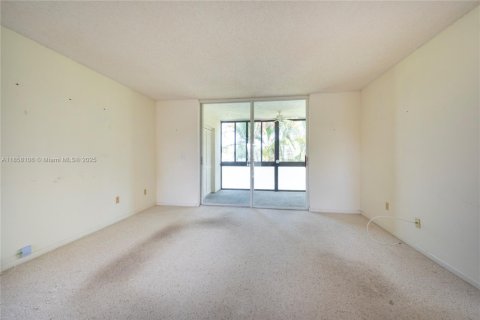 Condo in Margate, Florida, 2 bedrooms  № 1891222 - photo 15