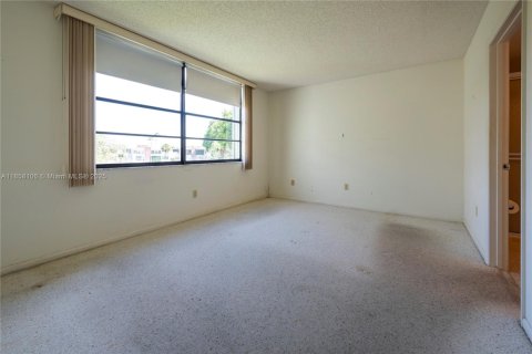Condo in Margate, Florida, 2 bedrooms  № 1891222 - photo 8