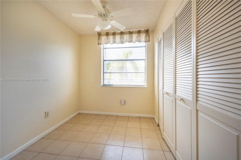 Condo in Margate, Florida, 2 bedrooms  № 1891222 - photo 22