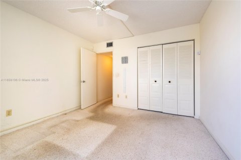 Condo in Margate, Florida, 2 bedrooms  № 1891222 - photo 13