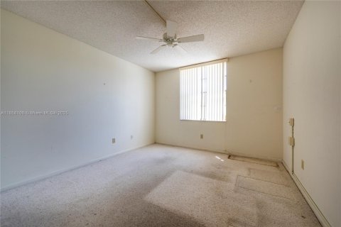 Condo in Margate, Florida, 2 bedrooms  № 1891222 - photo 11