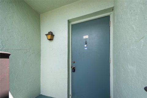 Condo in Margate, Florida, 2 bedrooms  № 1891222 - photo 3