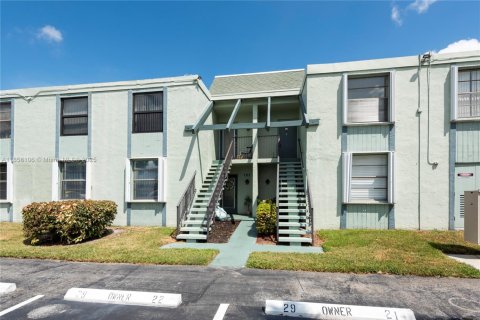 Condo in Margate, Florida, 2 bedrooms  № 1891222 - photo 2