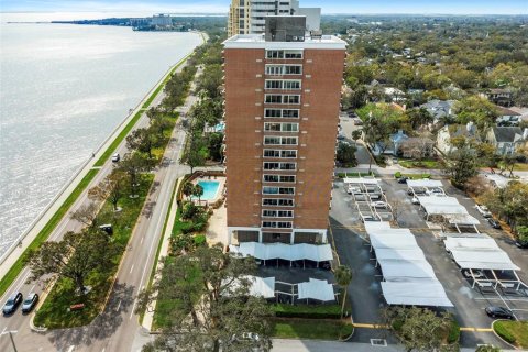 Condo in Tampa, Florida, 1 bedroom  № 1572314 - photo 4