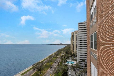 Condo in Tampa, Florida, 1 bedroom  № 1572314 - photo 9