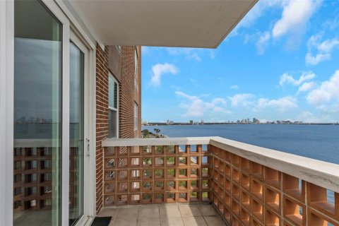 Condo in Tampa, Florida, 1 bedroom  № 1572314 - photo 6