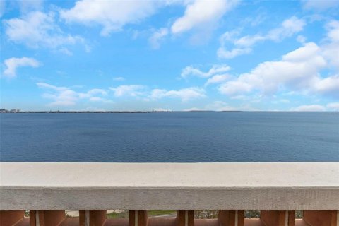 Condo in Tampa, Florida, 1 bedroom  № 1572314 - photo 8