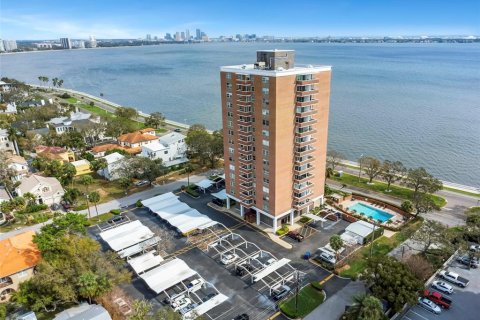Condo in Tampa, Florida, 1 bedroom  № 1572314 - photo 1