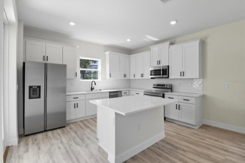 Casa en venta en Ocala, Florida, 4 dormitorios, 194.35 m2 № 1914301 - foto 12