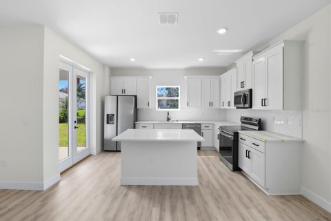 Casa en venta en Ocala, Florida, 4 dormitorios, 194.35 m2 № 1914301 - foto 13