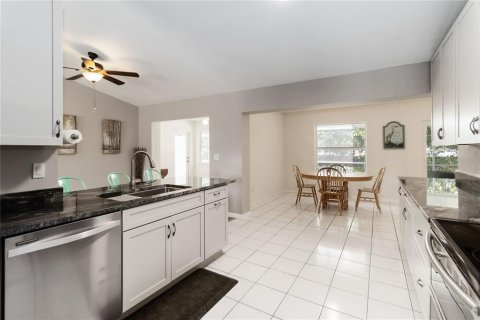 House in Palm Coast, Florida 3 bedrooms, 175.77 sq.m. № 1802898 - photo 8