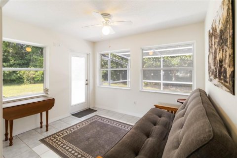 House in Palm Coast, Florida 3 bedrooms, 175.77 sq.m. № 1802898 - photo 11