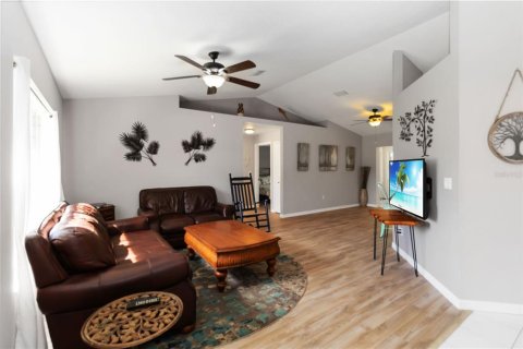 House in Palm Coast, Florida 3 bedrooms, 175.77 sq.m. № 1802898 - photo 2