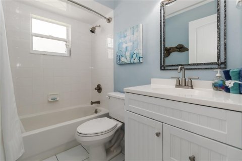 House in Palm Coast, Florida 3 bedrooms, 175.77 sq.m. № 1802898 - photo 19