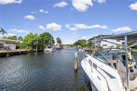 Condominio en venta en Fort Lauderdale, Florida, 2 dormitorios, 92.9 m2 № 2071275 - foto 2