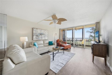 Copropriété à vendre à Redington Shores, Floride: 2 chambres, 102.47 m2 № 2125267 - photo 10