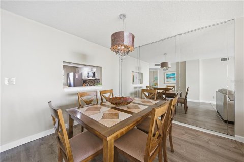 Copropriété à vendre à Redington Shores, Floride: 2 chambres, 102.47 m2 № 2125267 - photo 9