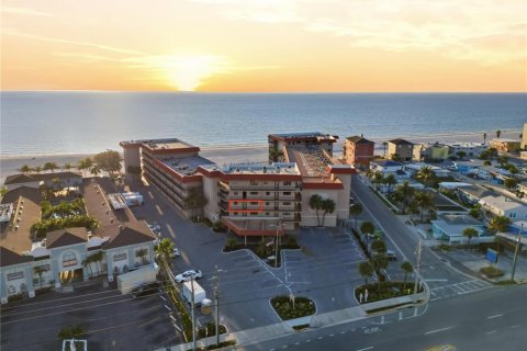 Copropriété à vendre à Redington Shores, Floride: 2 chambres, 102.47 m2 № 2125267 - photo 2
