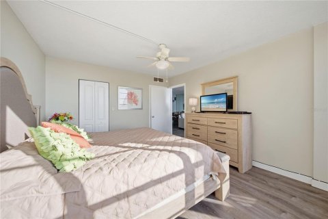 Copropriété à vendre à Redington Shores, Floride: 2 chambres, 102.47 m2 № 2125267 - photo 17